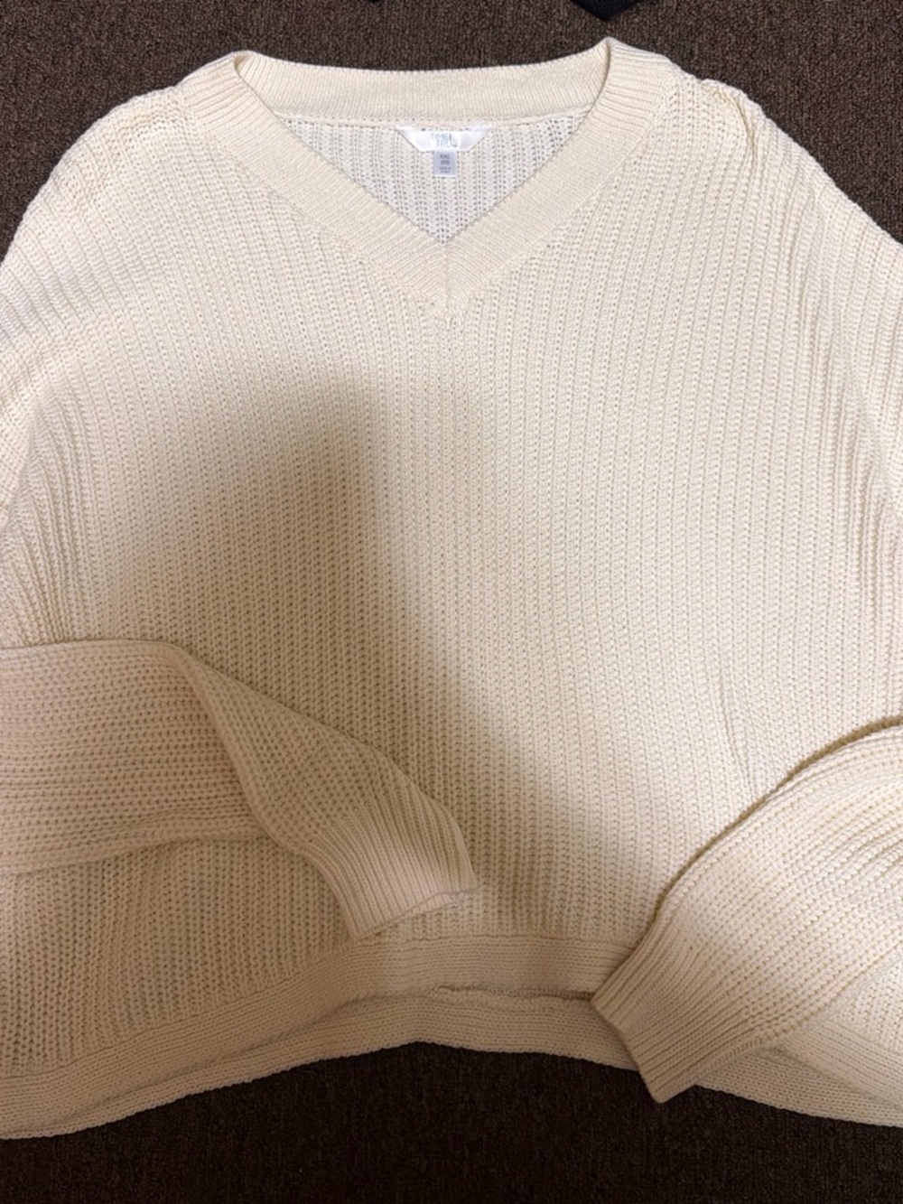 Time and Tru Cream V-Neck Ribbed Knit Sweater